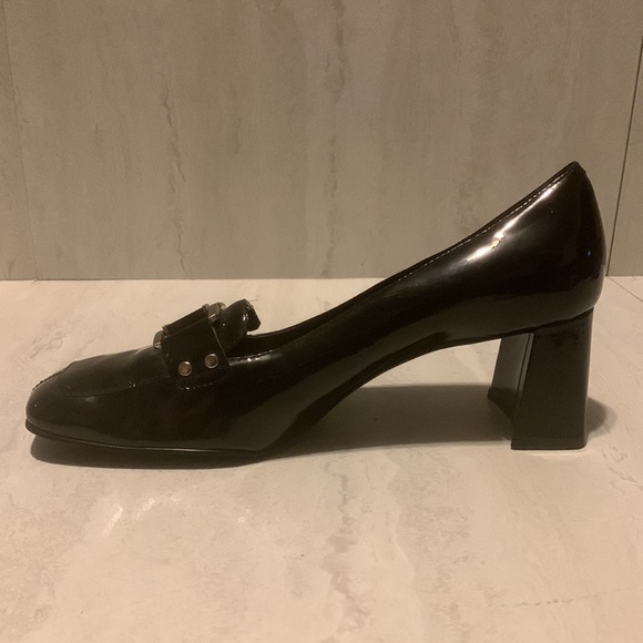 Bandolino Women's Black Leather Square Toe Front Buckle Heels Size 9.5M - Picture 6 of 15